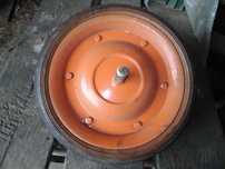 Roda de carro de mão com pneu maçico