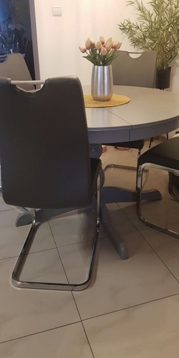 Krzesła fotele na płozach bujane srebrne ekoskóra tanio