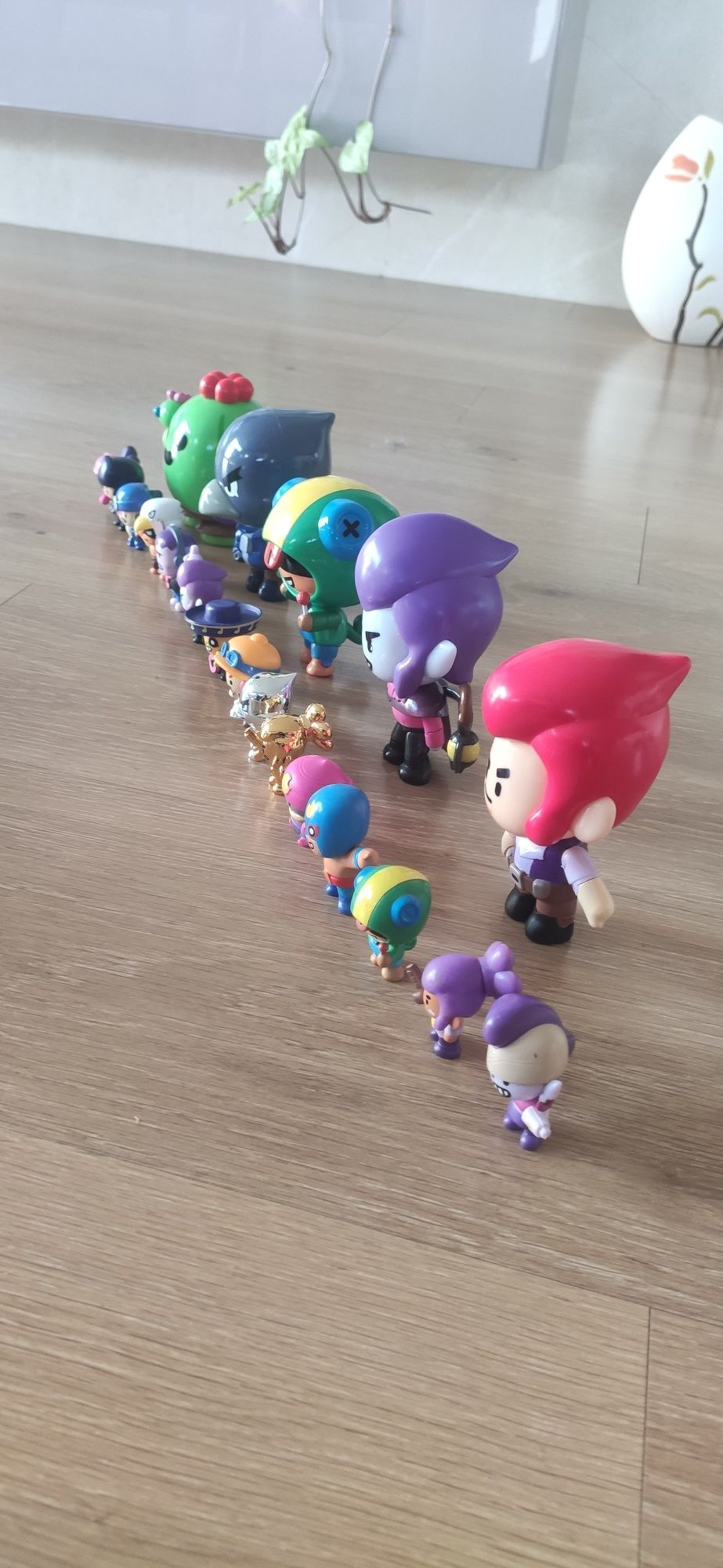 Figurki/zabawki brawl stars.
