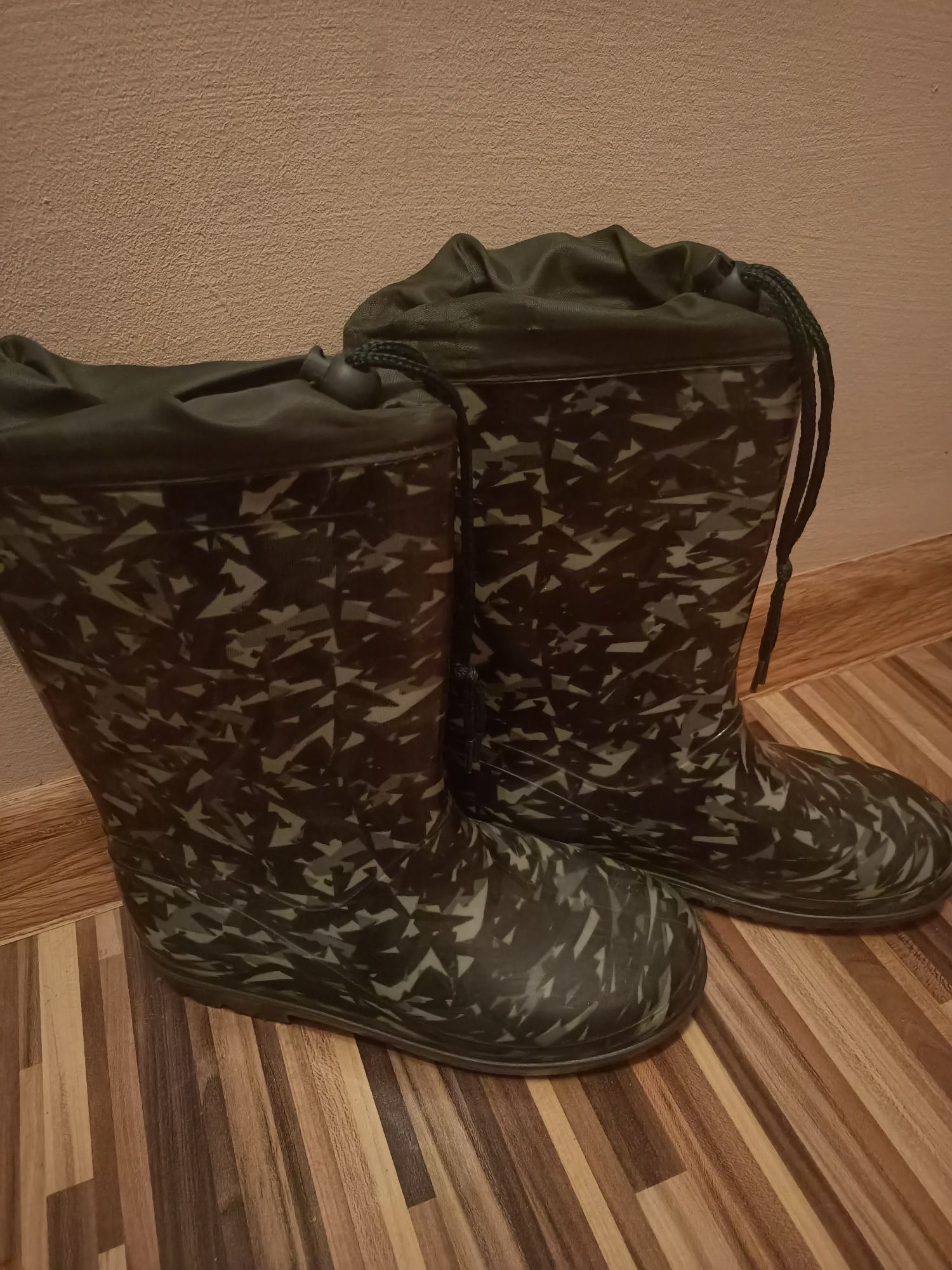 Kalosze ze ściągaczem r.32