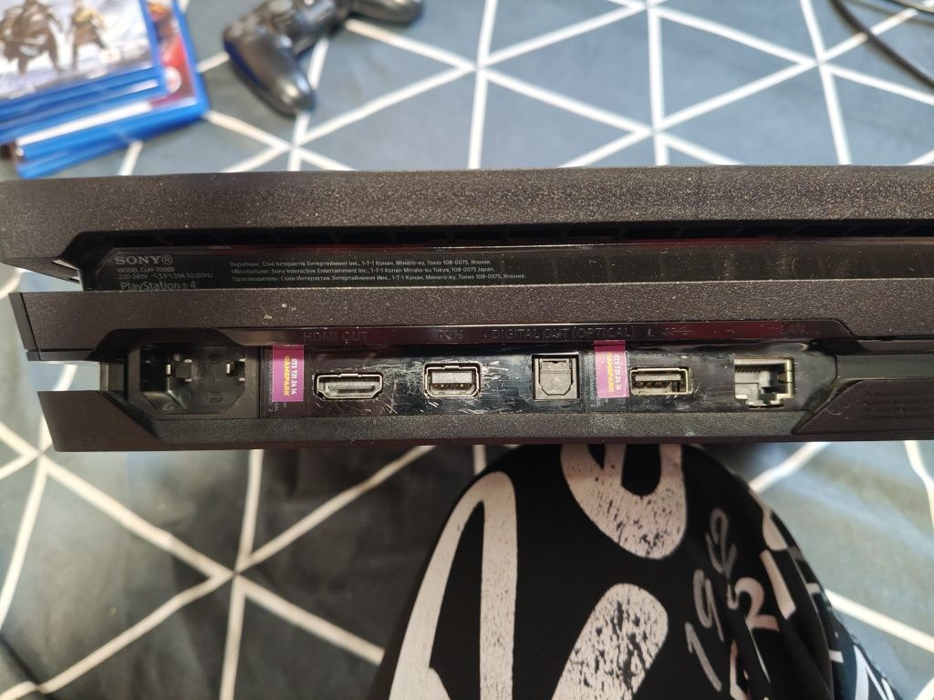 Приставка PS 4 Pro 1TB. 4-Диска та в ПОДАРУНОК аккаунт з грою