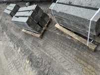 Krawezniki granitowe 20x30x100 cm rozbiorkowe