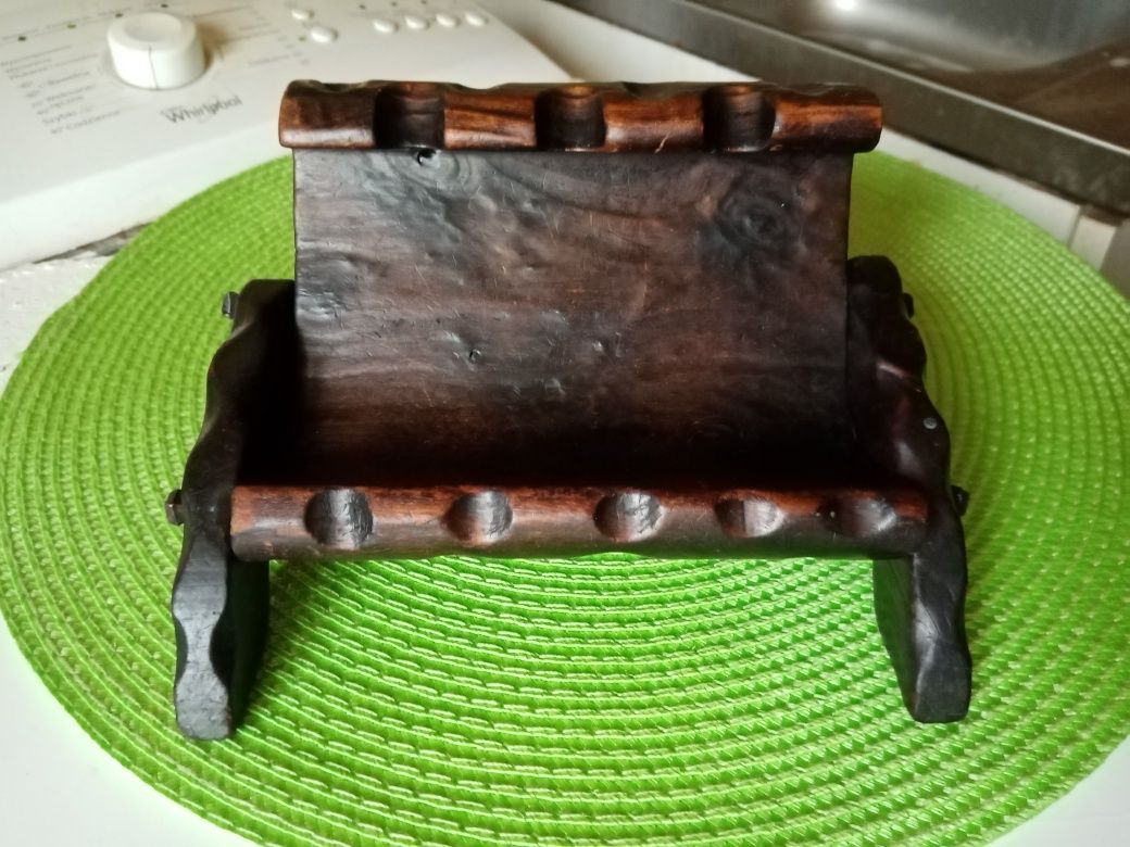Brazowa ławka drewniana  ręcznie robiana PRL