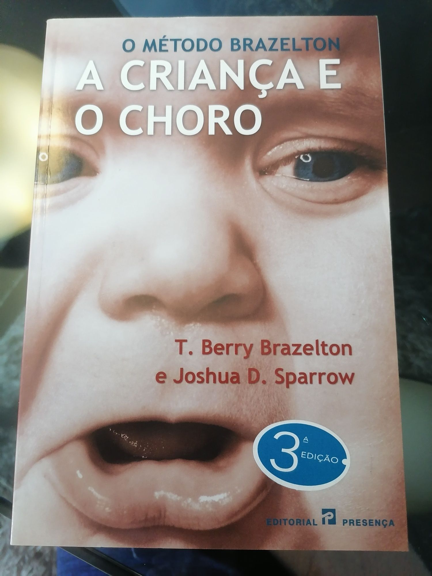 Livro vários  "A criança..."