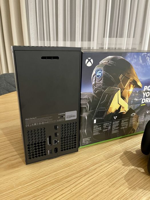 Консоль XBOX X 1 TB + 2 геймпада, Gamepass Ultimate