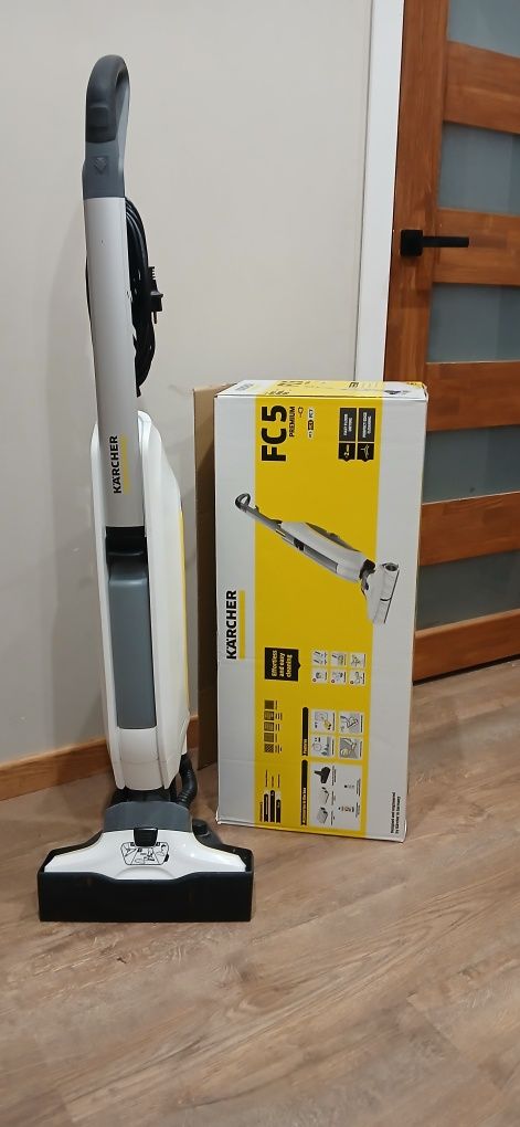 Вертикальний миючий пилосос Karcher FC 5 Premium
