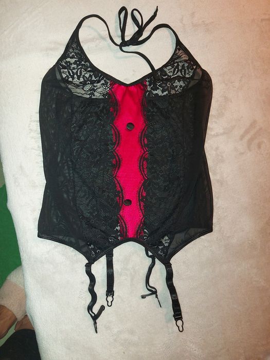 Kobieca koszulka z pasem do pończoch S/M. F. Venus.