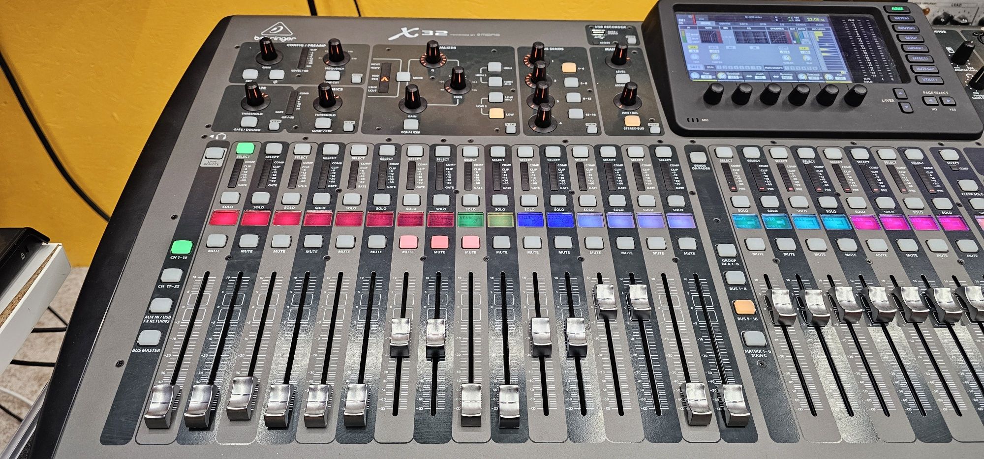 Behringer x32 Full