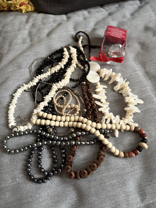 Mix naszyjnikow PRL + pierscionek gratis