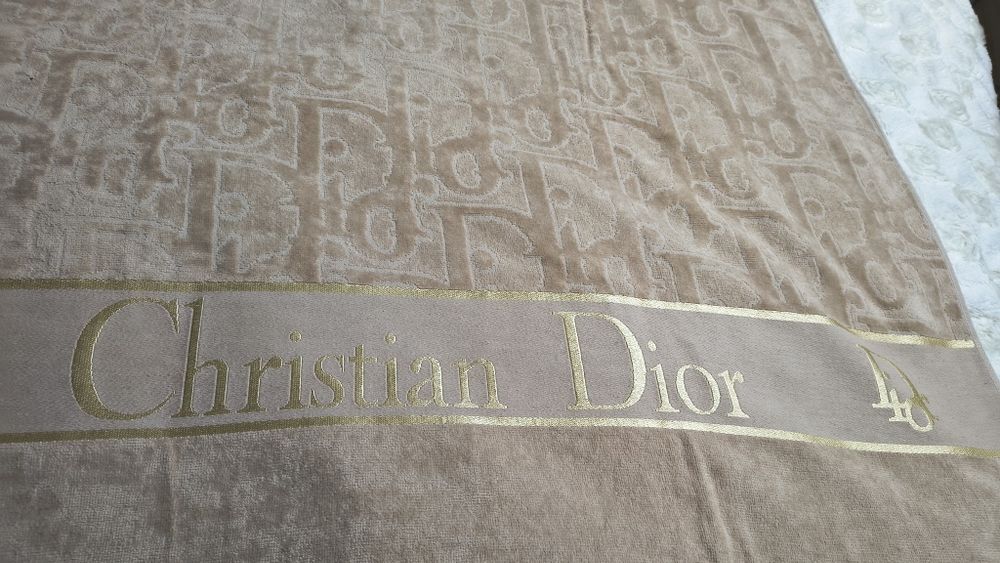 Ręczniki bawełniane beż czarny że złotą bordiurą Dior