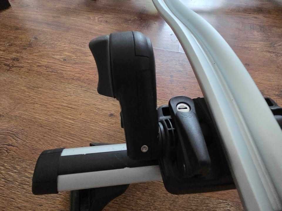 Bagażnik rowerowy na dach Thule ProRide 598 + belki Thule WingBar Edge