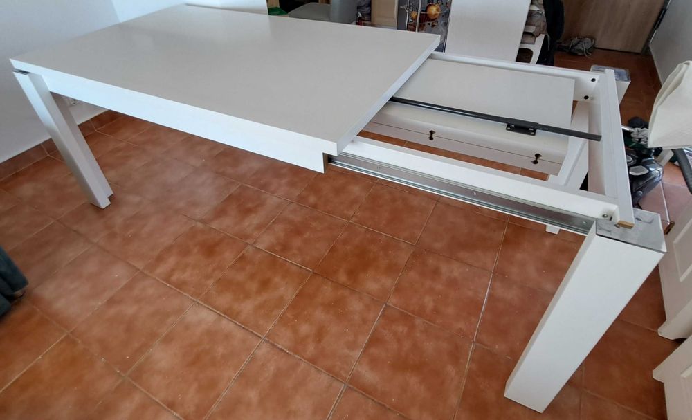 Vendo mesa branca extensível