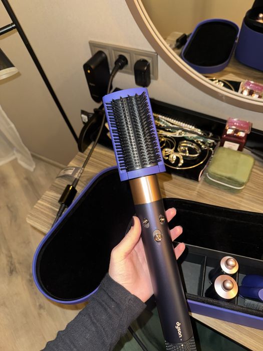 Продам стайлер Dyson