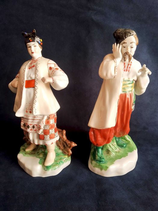 Пара статуеток Карась та Одарка