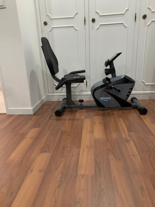 Bicicleta estatica com encosto