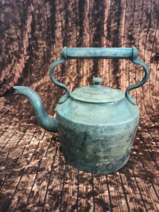 Chaleira antiga em ferro fundido