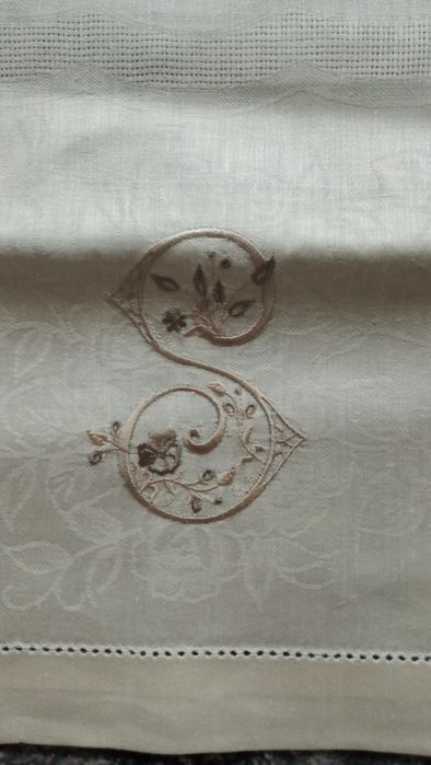 Toalha de linho personalizada com a letra S