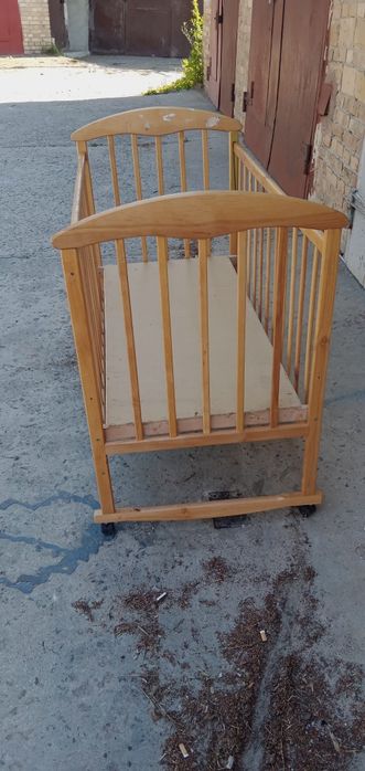 Продам детскую кроватку.