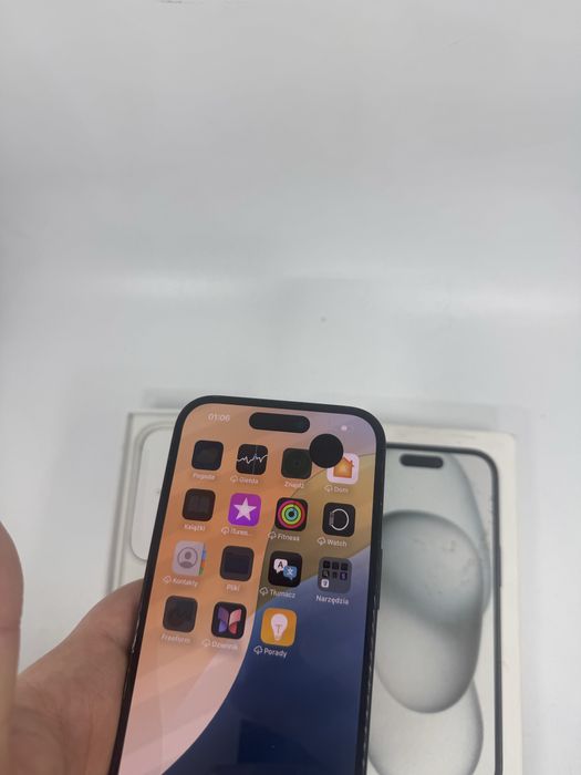 Iphone 15 czarny 128 gb 88% baterii 540 cykli ladowania