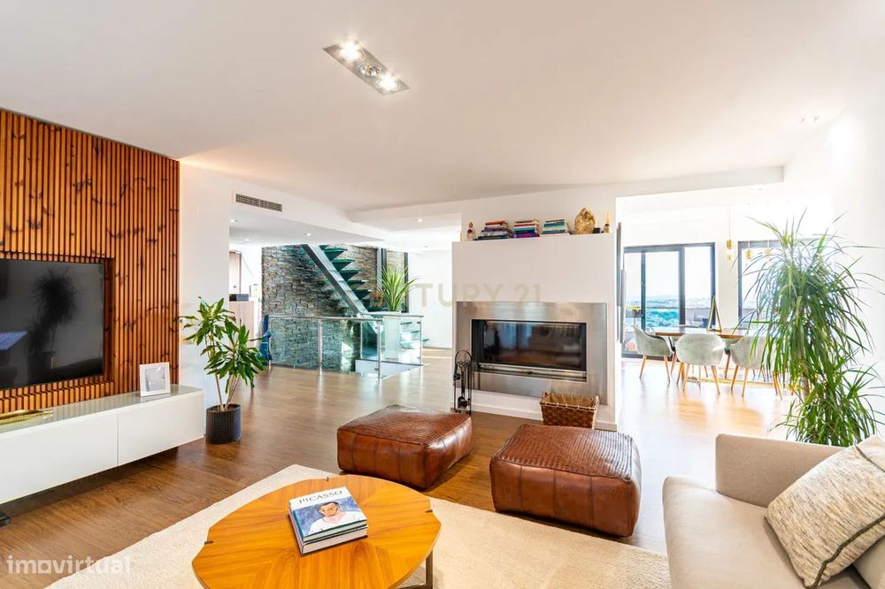 Apartamento T4 Triplex- Urb Jardim Da Amoreira - Odivelas