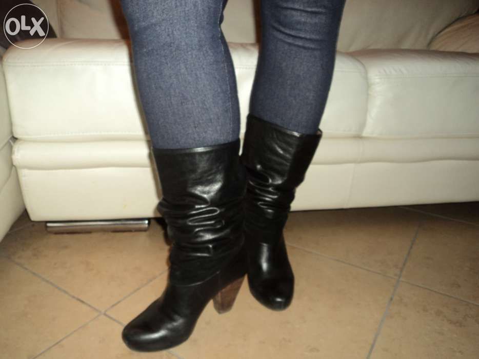 Botas de pele cano alto muito confortáveis