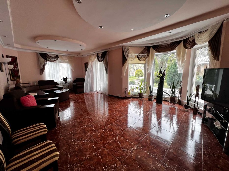 Будинок в м Березань, площа 220 м2, ремонт, ставок, баня, ліс