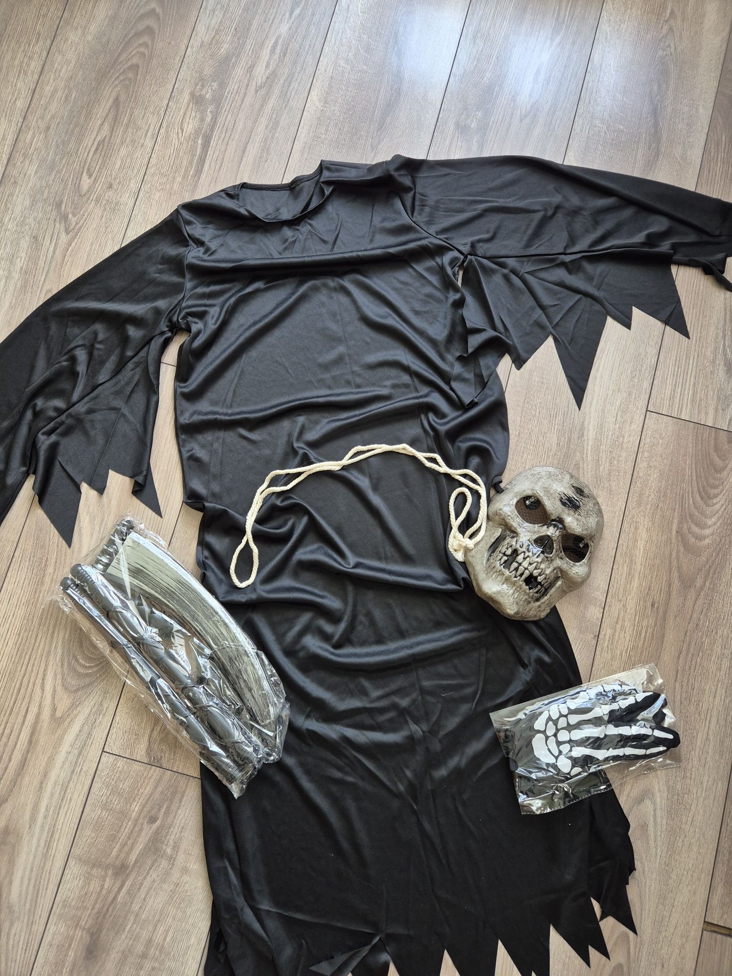 Strój na halloween,  karnawał 140/146 kostucha