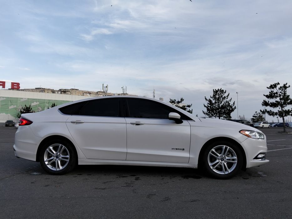 Ford Fusion 2018 Гібрид