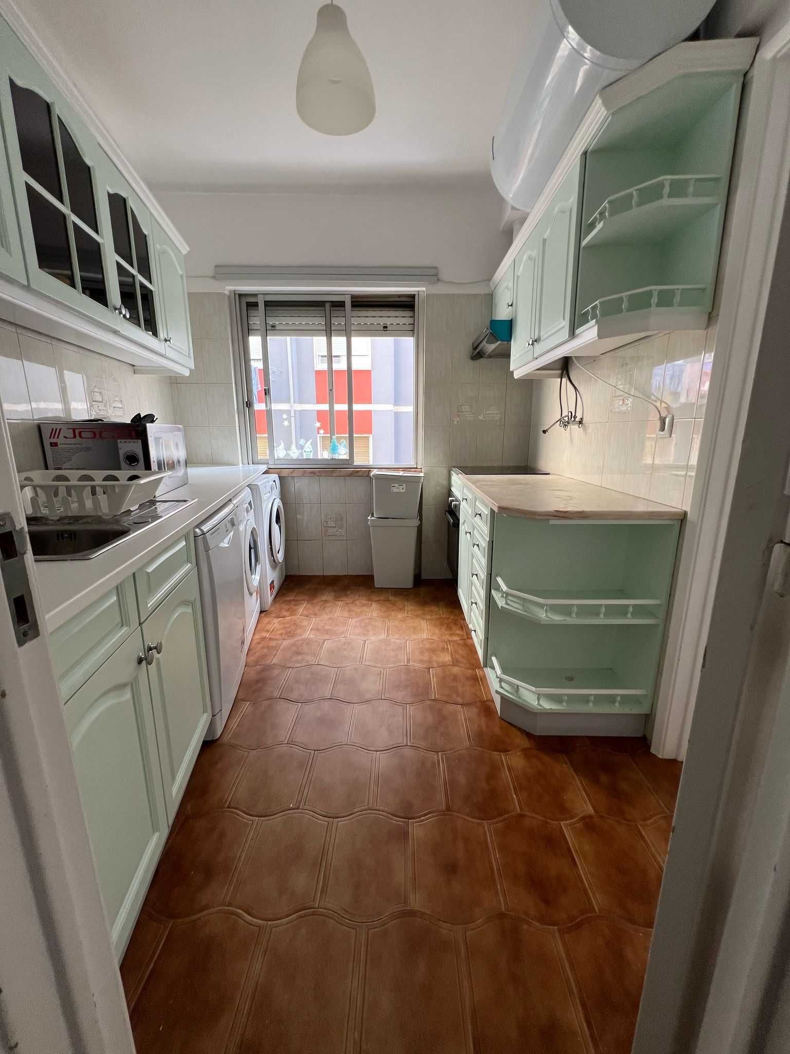 Arrendo Quarto Casal em Sacavém. Alugar Quarto Entrada Imediata