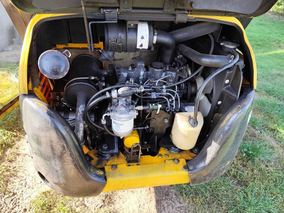 Minikoparka JCB 8015 z przyczepą