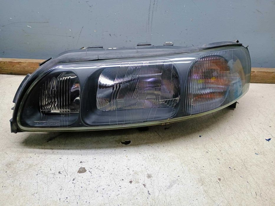 Lampa Lewy Przód Lewa Przednia Volvo V70 II