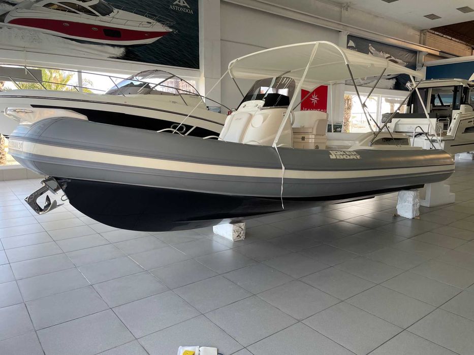 Semi rígido Joker Boat Clubman 24 + atrelado Satellite MX282