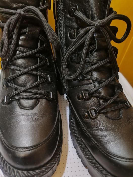 Ботинки кожаные чёрного цвета