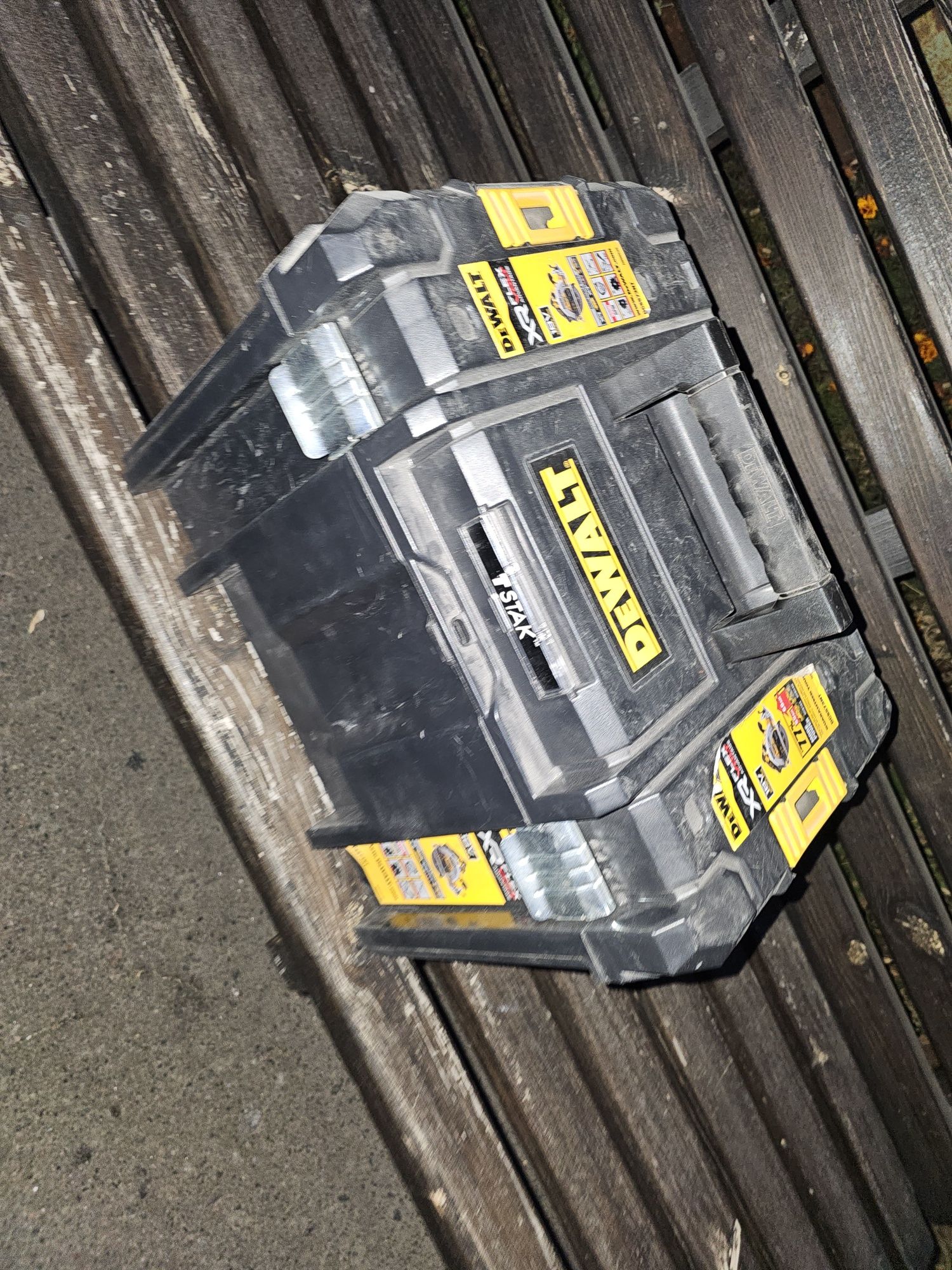 Пила дискова акумуляторна безщіткова DeWALT DCS573NT циркулярка