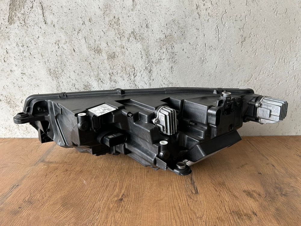 Skoda Octavia IV lampa prawa przednia prawy przód FULL LED EUROPA