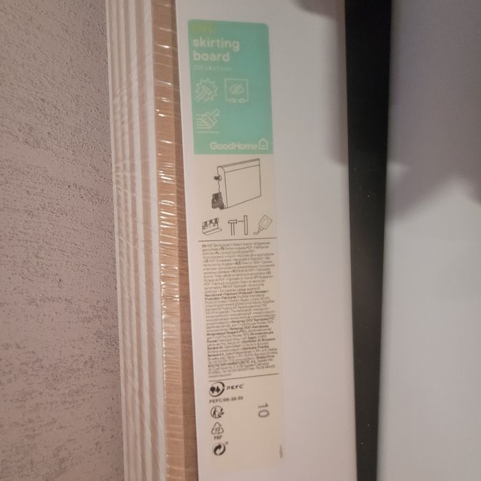 Sprzedam nowe listwy przypodłogowe białe mdf 8cm