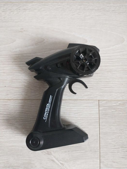 Pilot do samochodu terenowego SMIKI