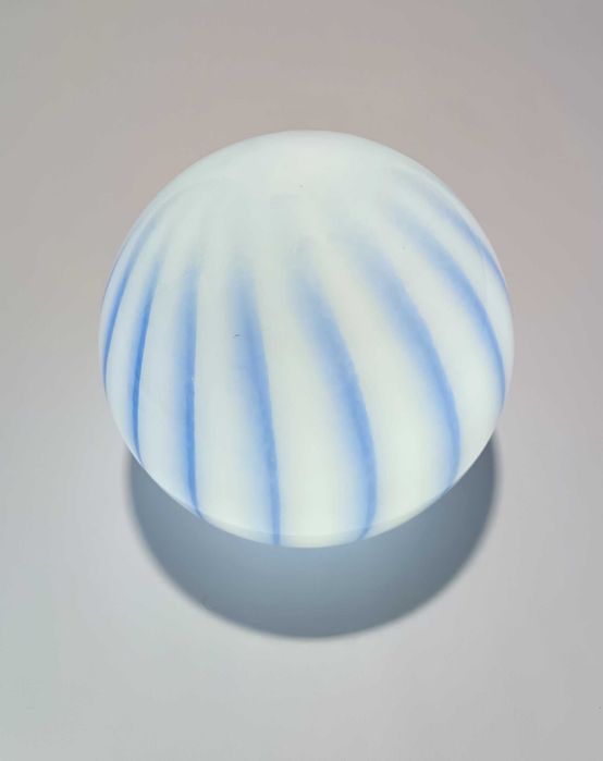 Candeeiro de mesa sem fios de vidro azul e branco ao estilo Murano