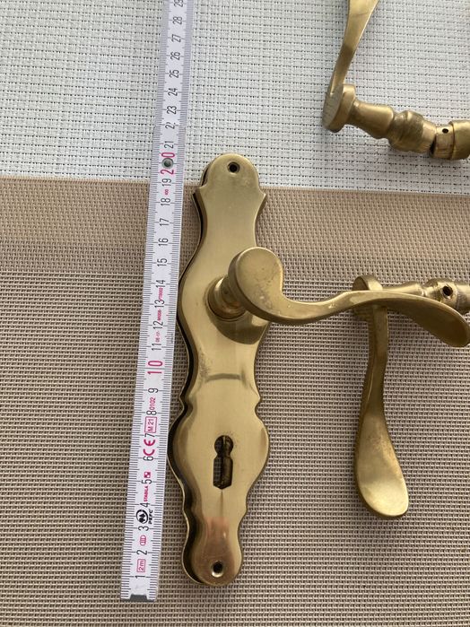 Mosiężne klamki i szyldy antyk