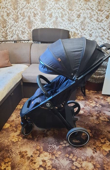 Прогулянкова коляска Babyzz B100