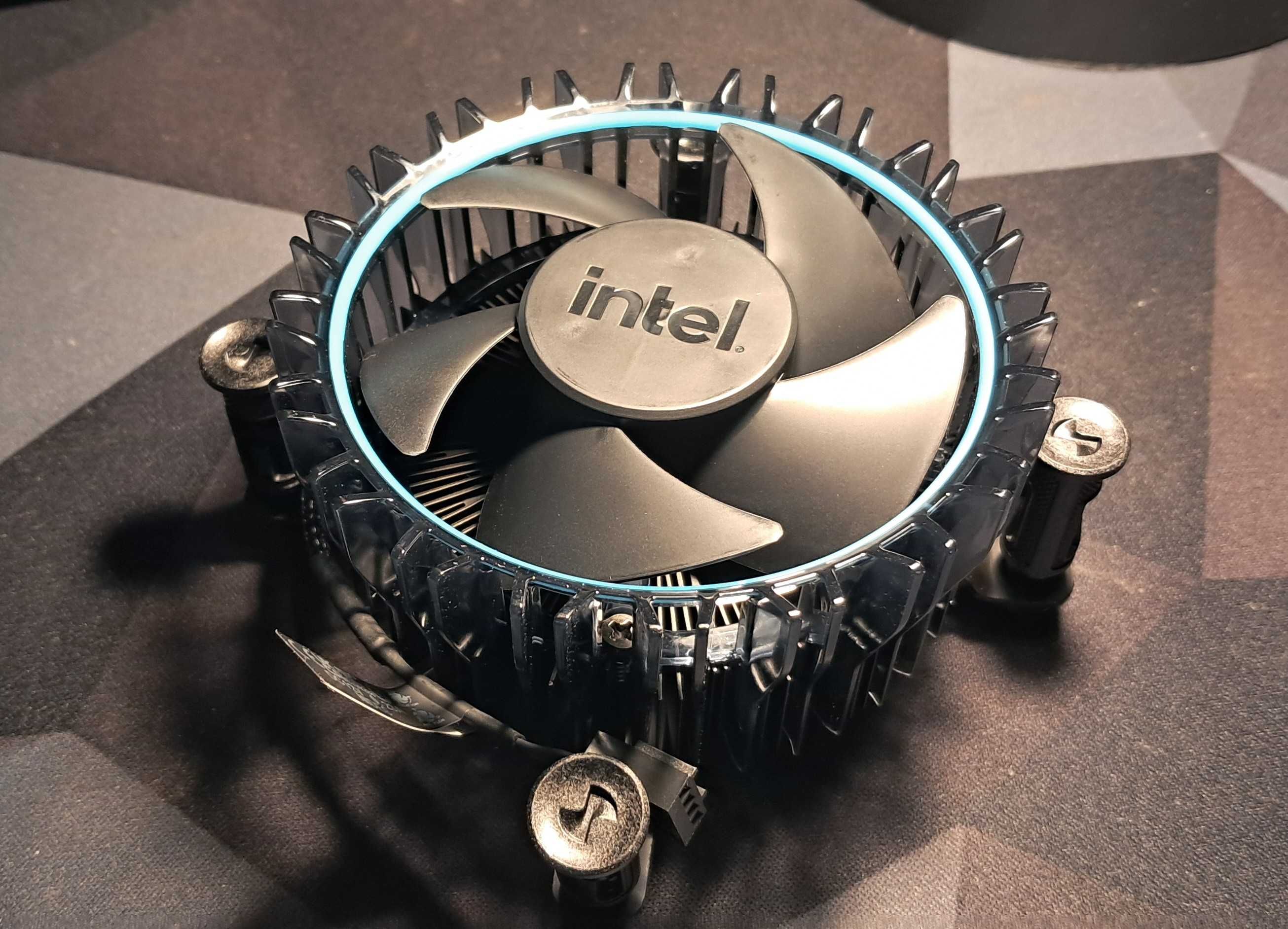 Procesor I3-12100F + Chłodzenie Intel + Pudełko