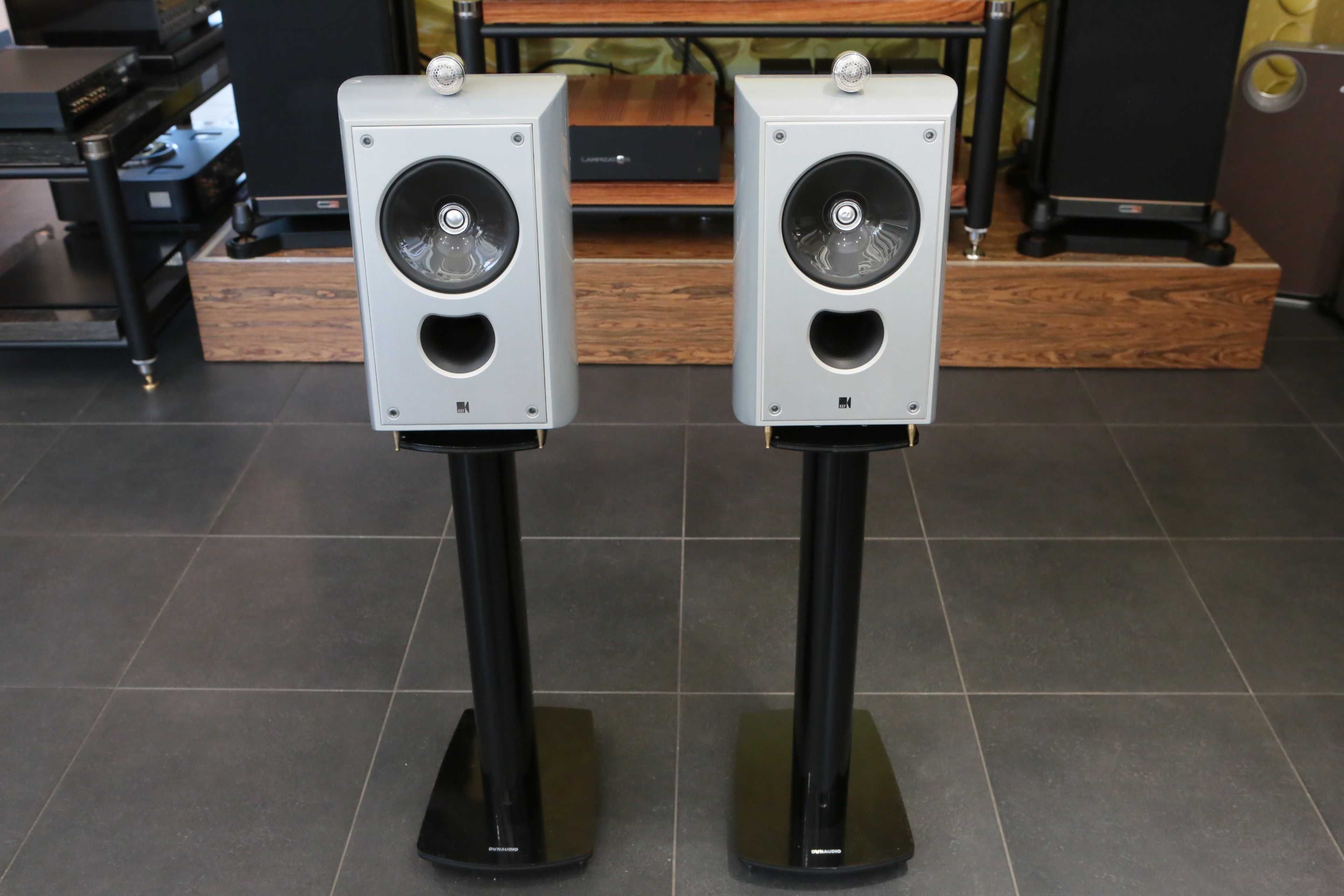 KEF XQ one kolumny podstawkowe