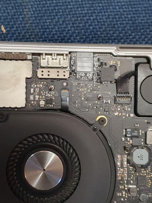 Материнська плата apple macbook pro a1398 2015