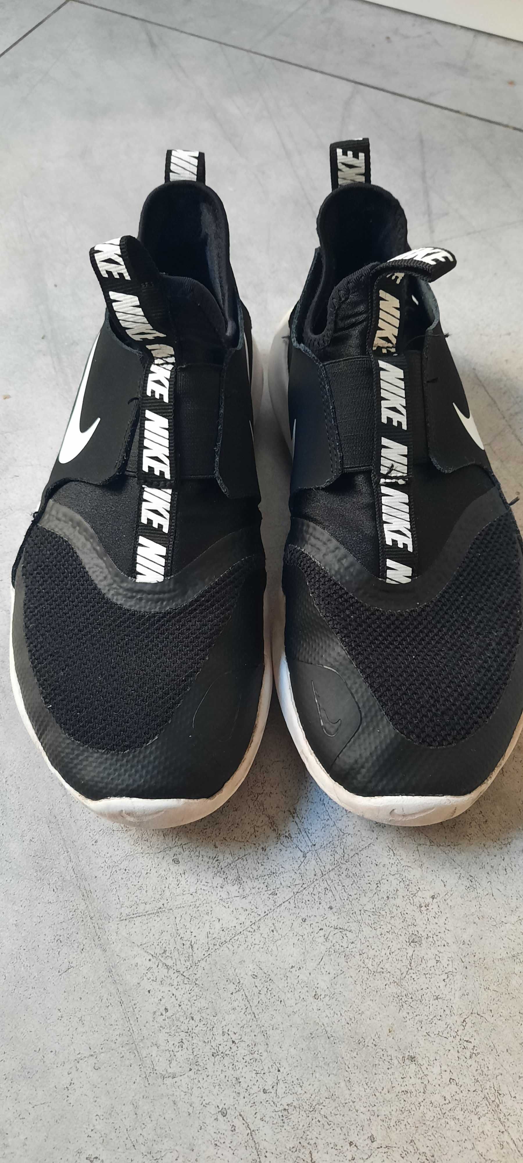 buty do biegania Nike Flex Runner Czarne R. 37.5