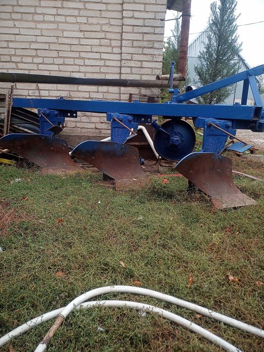 Продам  плуг ПЛН-3-35