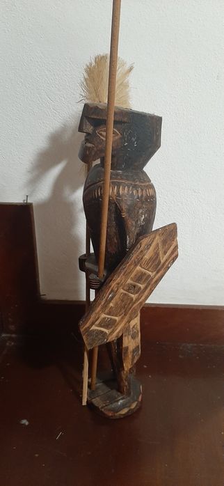 Artesanato: soldado em madeira