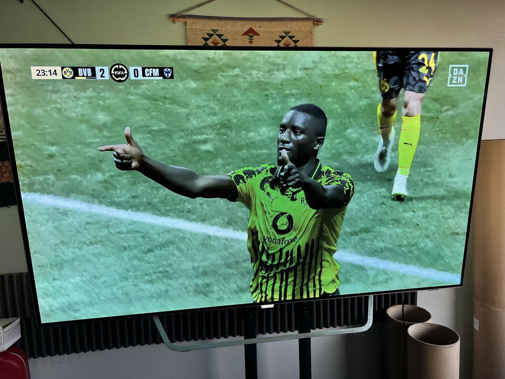 TV Philips 65OLED873 com ghost image