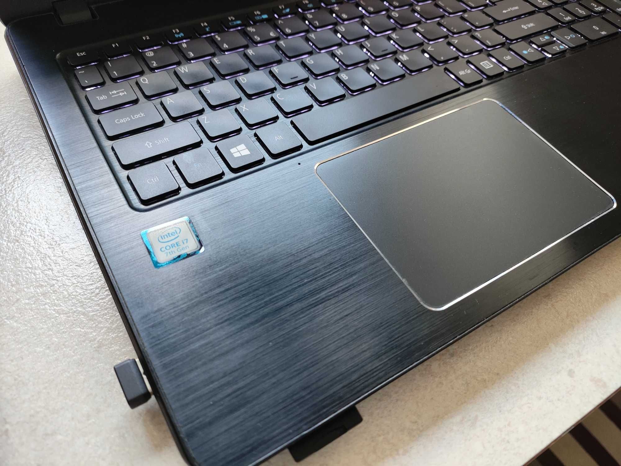 Laptop Acer Aspire F5 573G i7 16GB RAM 1Tb + 240 ssd GeForce 940MX