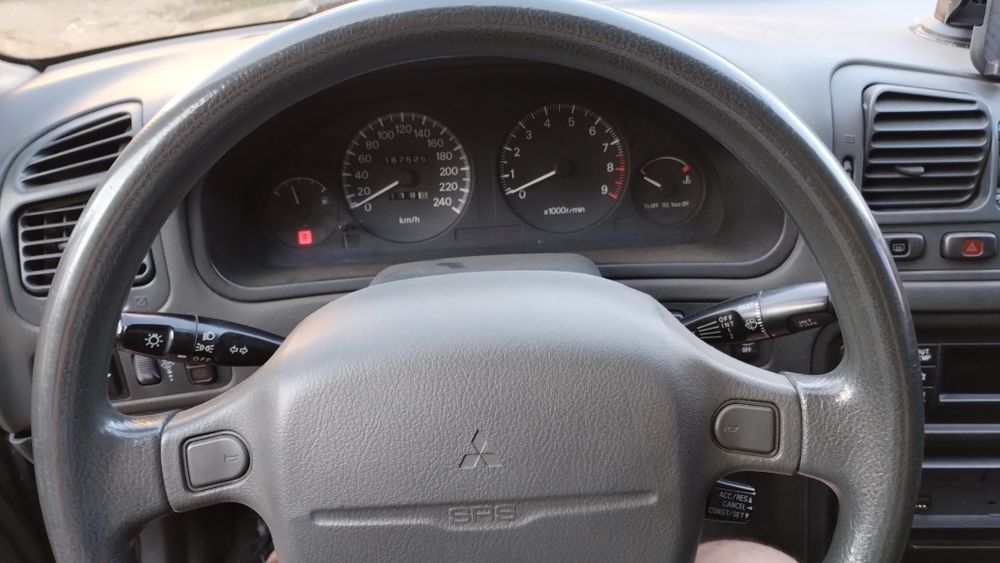 Mitsubishi galant 1993р. на запчастини.