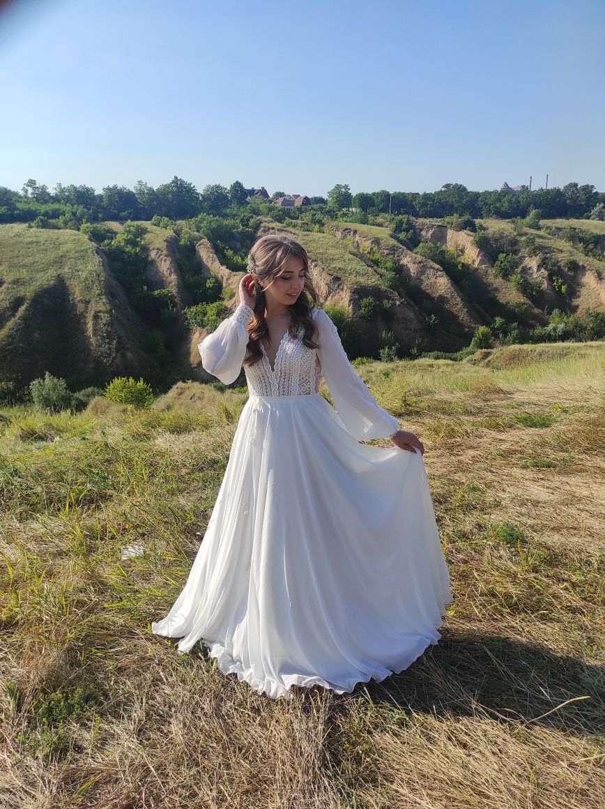 Весільна сукня біла